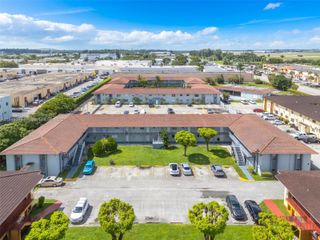 4050 NW 135th St 21-11, Opa-locka, FL 33054
