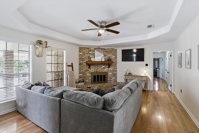 16911 Whispering Pines Dr, Greenwell Springs, LA 70739