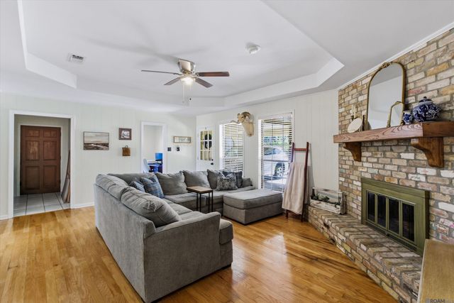 16911 Whispering Pines Dr, Greenwell Springs, LA 70739