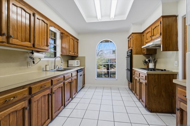 16911 Whispering Pines Dr, Greenwell Springs, LA 70739