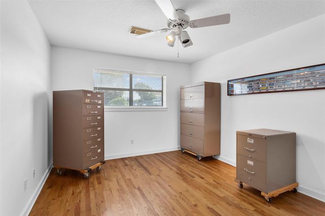 67 Harbor Lane, Kemah, TX 77565