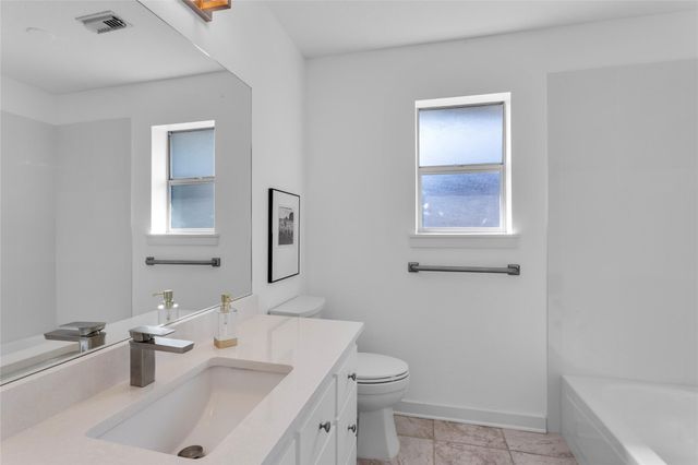 67 Harbor Lane, Kemah, TX 77565