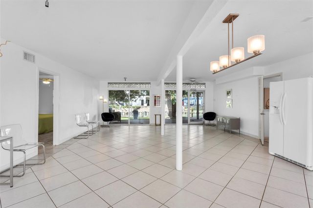 67 Harbor Lane, Kemah, TX 77565