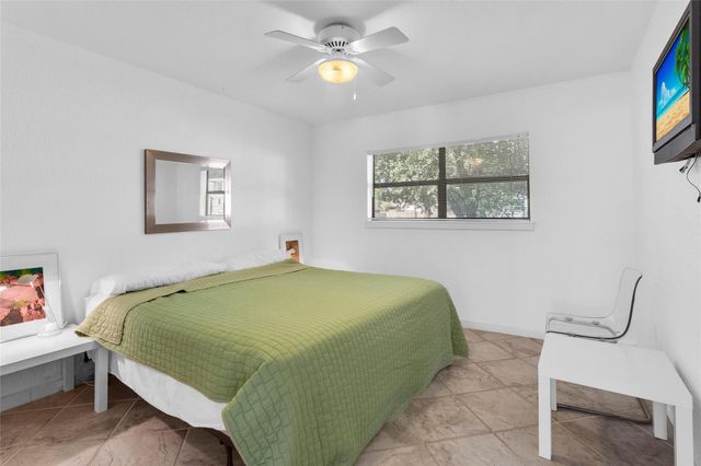 67 Harbor Lane, Kemah, TX 77565