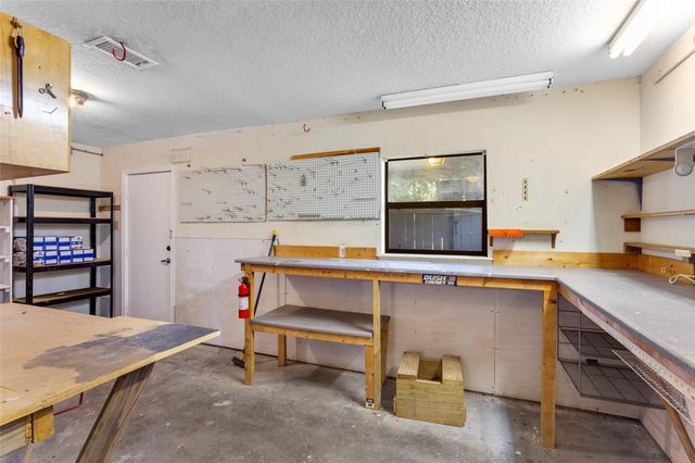 67 Harbor Lane, Kemah, TX 77565