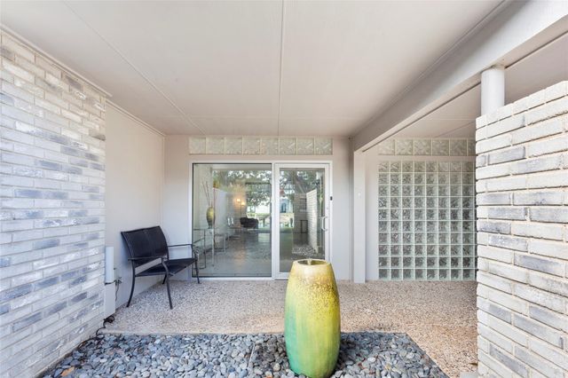 67 Harbor Lane, Kemah, TX 77565