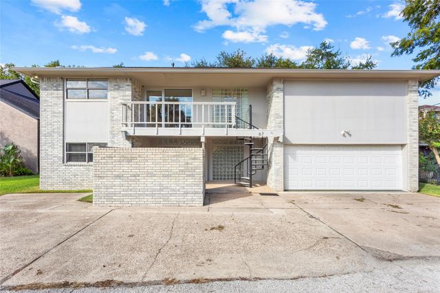 67 Harbor Lane, Kemah, TX 77565