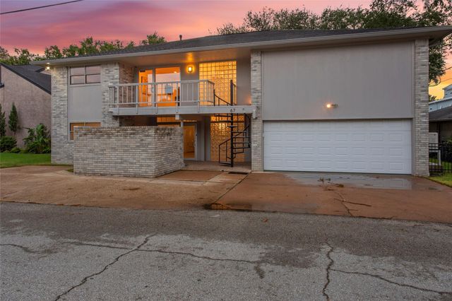 67 Harbor Lane, Kemah, TX 77565