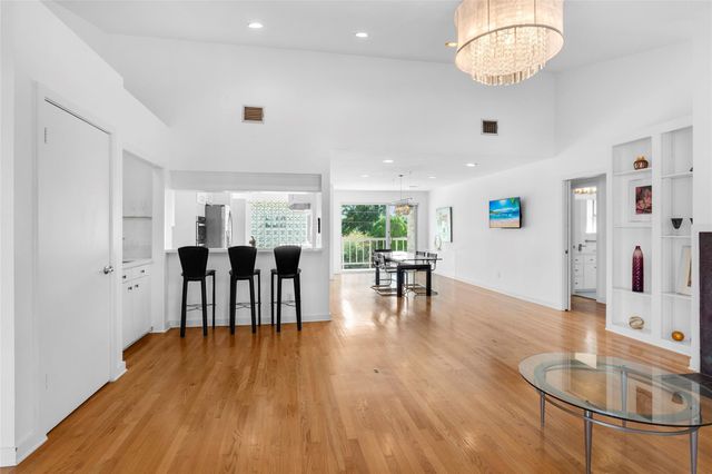 67 Harbor Lane, Kemah, TX 77565