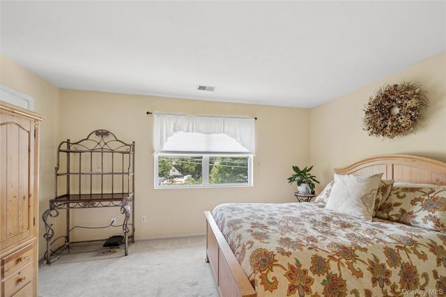 2295 Milburn Avenue 11, Baldwin, NY 11510