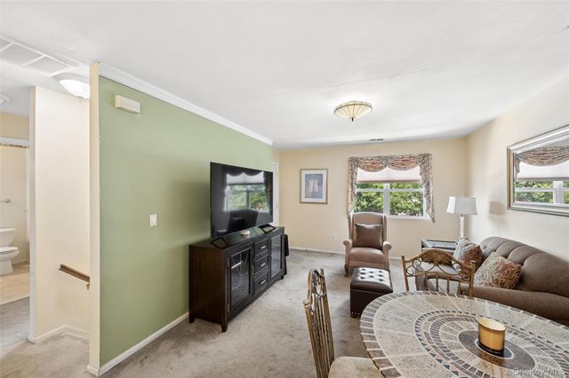 2295 Milburn Avenue 11, Baldwin, NY 11510