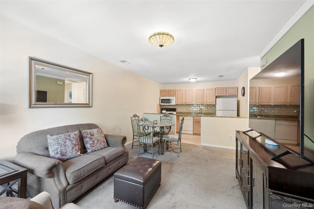 2295 Milburn Avenue 11, Baldwin, NY 11510