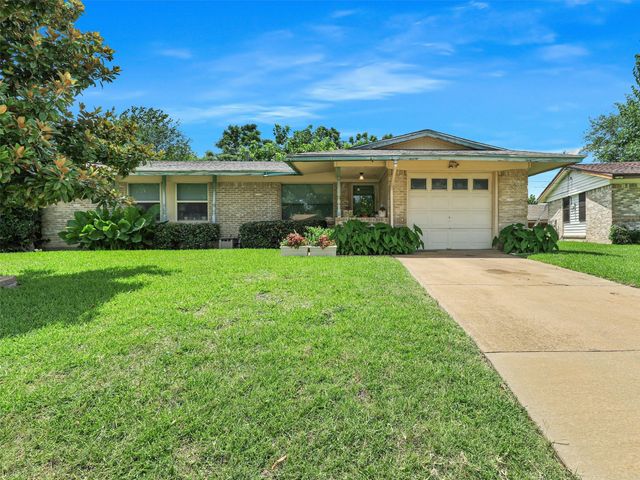 2407 Towerwood Drive, Carrollton, TX 75006