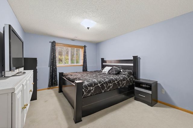 8827 Coffman Path, Inver Grove Heights, MN 55076