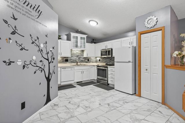 8827 Coffman Path, Inver Grove Heights, MN 55076