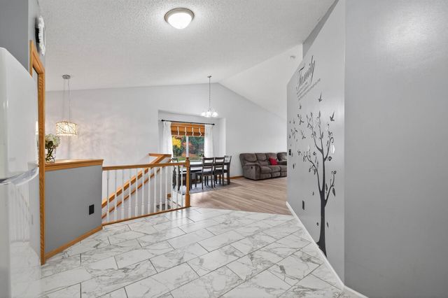 8827 Coffman Path, Inver Grove Heights, MN 55076