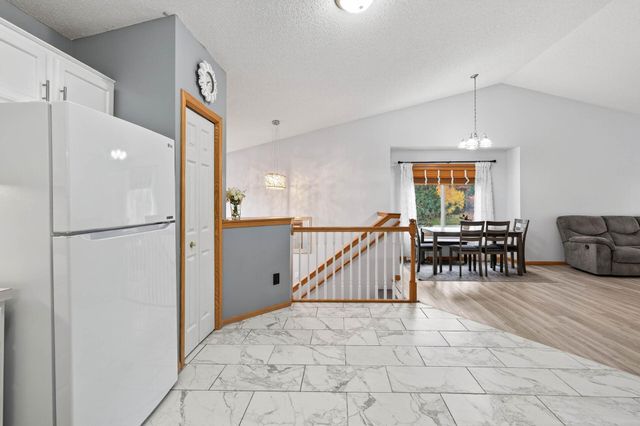 8827 Coffman Path, Inver Grove Heights, MN 55076