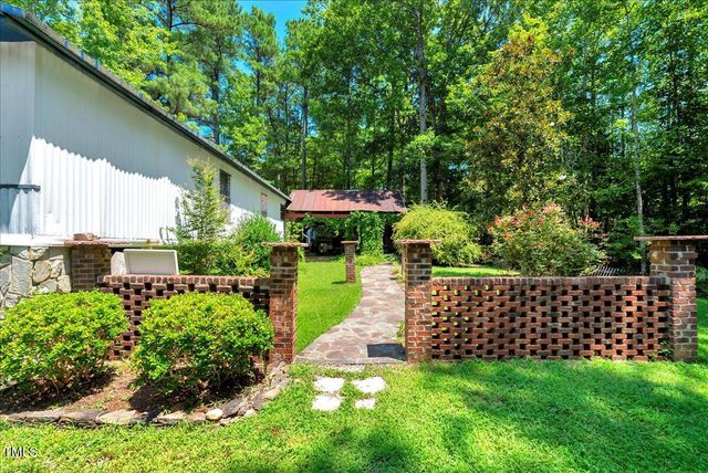 816 Lickskillet Road, Warrenton, NC 27589