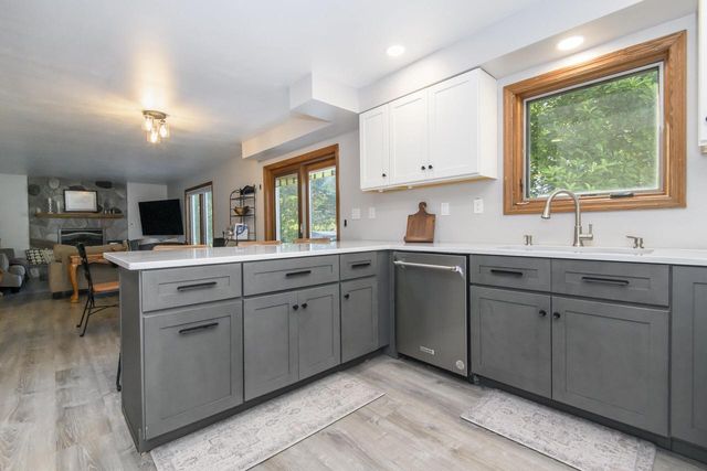 2121 September DRIVE, Racine, WI 53402