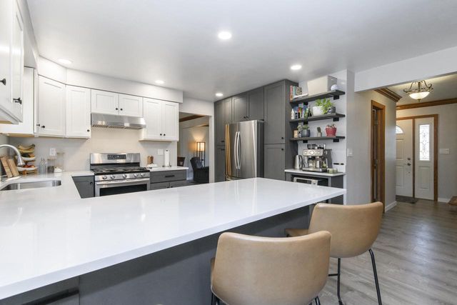 2121 September DRIVE, Racine, WI 53402