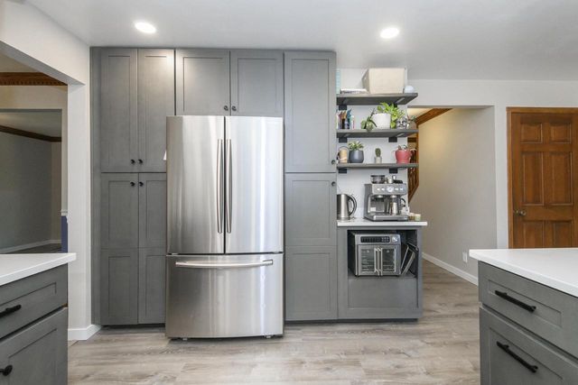 2121 September DRIVE, Racine, WI 53402