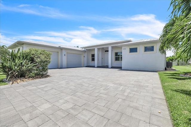 2918 SE 10th PL, Cape Coral, FL 33904