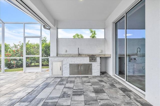 2918 SE 10th PL, Cape Coral, FL 33904