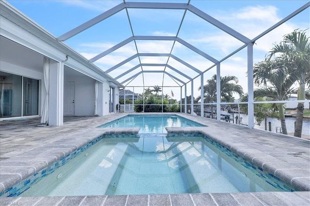 2918 SE 10th PL, Cape Coral, FL 33904
