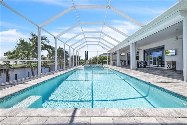 2918 SE 10th PL, Cape Coral, FL 33904