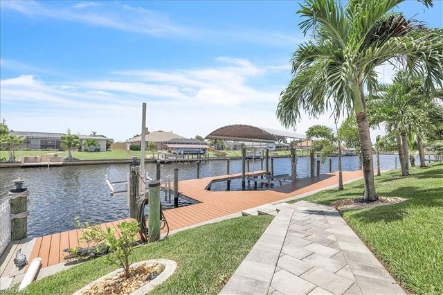 2918 SE 10th PL, Cape Coral, FL 33904