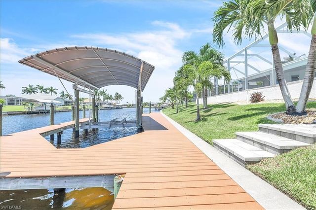 2918 SE 10th PL, Cape Coral, FL 33904