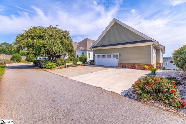 902 Blue Moon Street, Taylors, SC 29687