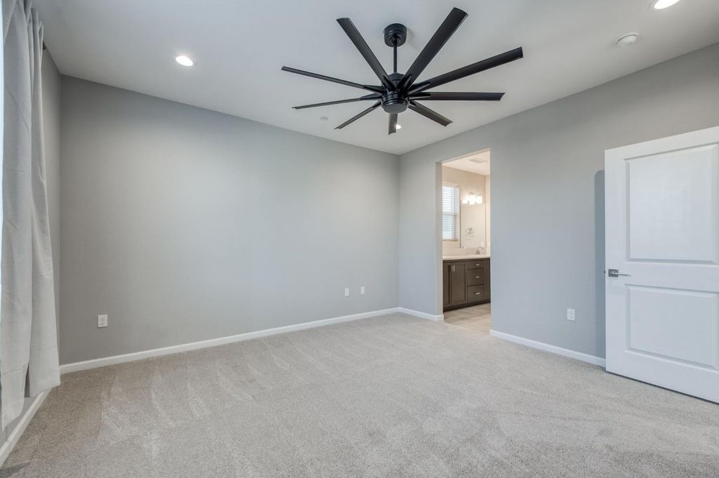 Image 16 of property listing at 734 Josephine, Madera, CA 93636