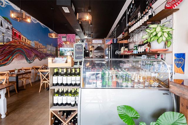 653 NE 125th St, North Miami, FL 33161