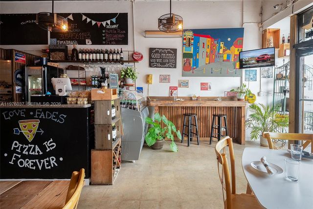 653 NE 125th St, North Miami, FL 33161