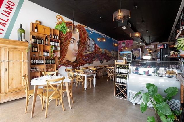 653 NE 125th St, North Miami, FL 33161