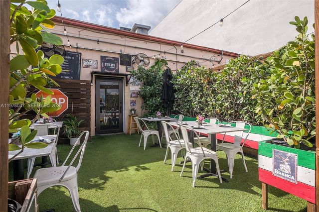 653 NE 125th St, North Miami, FL 33161