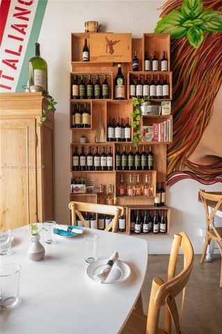 653 NE 125th St, North Miami, FL 33161