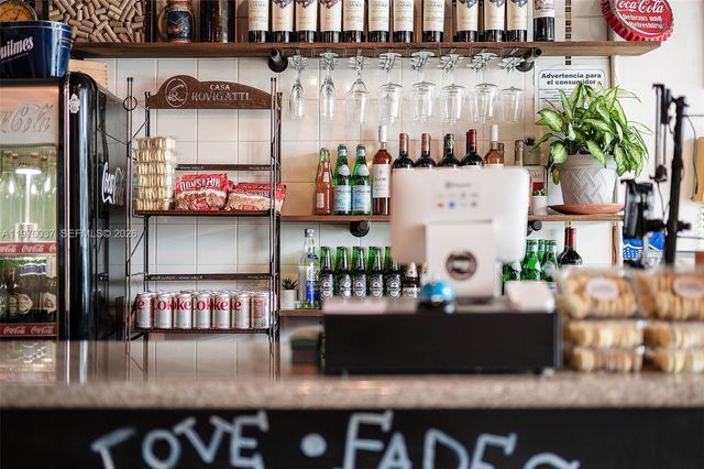 653 NE 125th St, North Miami, FL 33161