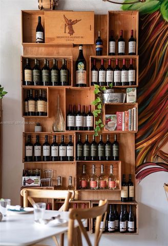 653 NE 125th St, North Miami, FL 33161