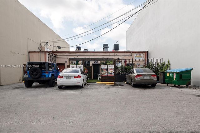 653 NE 125th St, North Miami, FL 33161