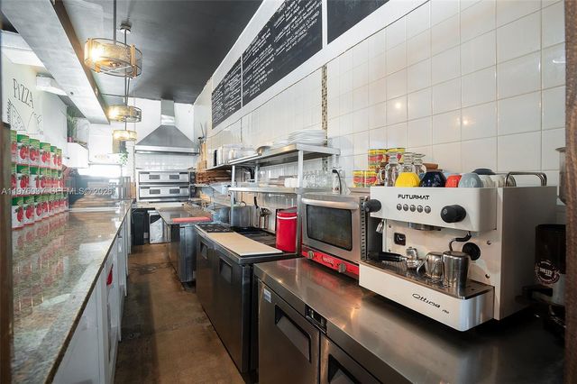 653 NE 125th St, North Miami, FL 33161