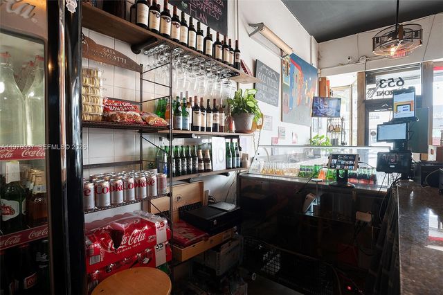 653 NE 125th St, North Miami, FL 33161