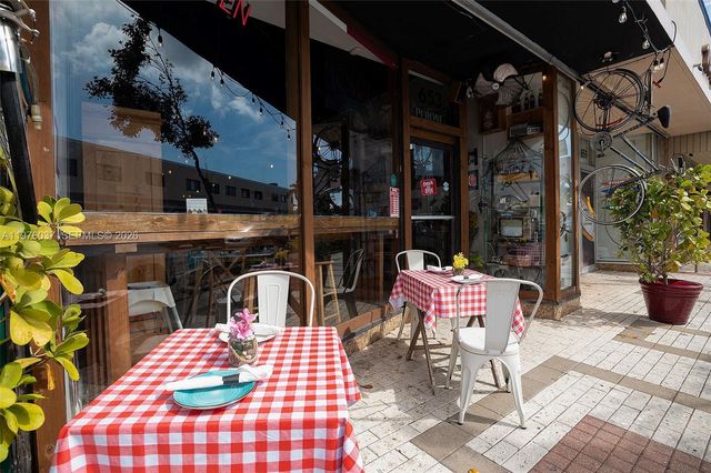 653 NE 125th St, North Miami, FL 33161