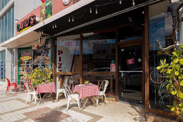 653 NE 125th St, North Miami, FL 33161