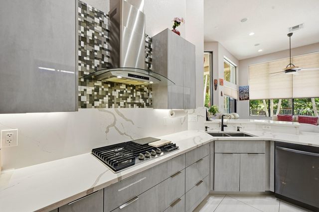 10340 Trianon Place, Wellington, FL 33449