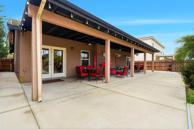 2852 W Indiana, Caruthers, CA 93609