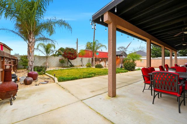 2852 W Indiana, Caruthers, CA 93609