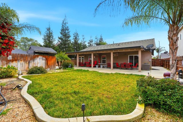 2852 W Indiana, Caruthers, CA 93609