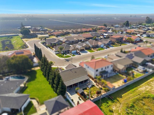 2852 W Indiana, Caruthers, CA 93609